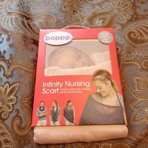 Bobby Infinity  nursing scarf NWOT